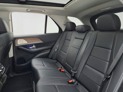 Used 2025 Mercedes-Benz GLE 350 4MATIC w/ AMG Line Exterior image 23