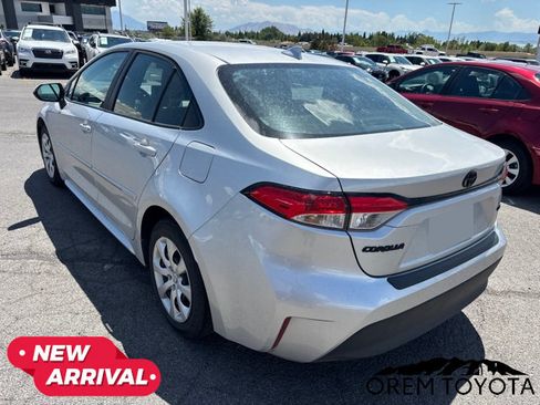Used 2025 Toyota Corolla LE FWD image 8