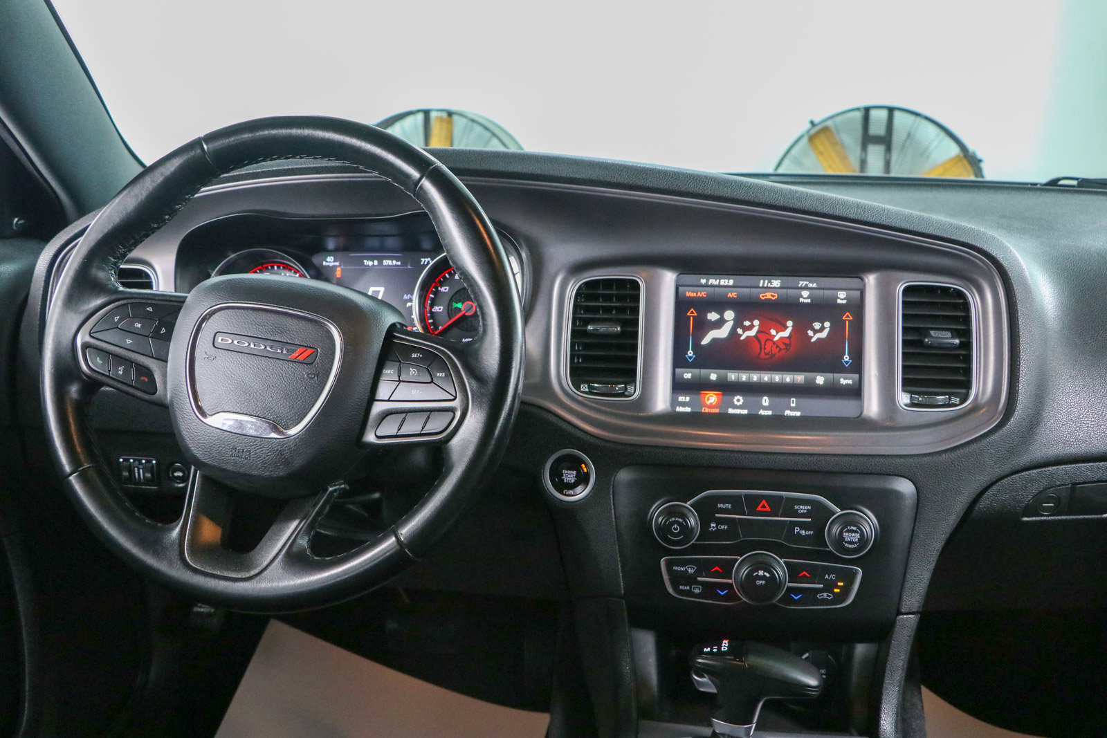 Used 2023 Dodge Charger SXT RWD image 17