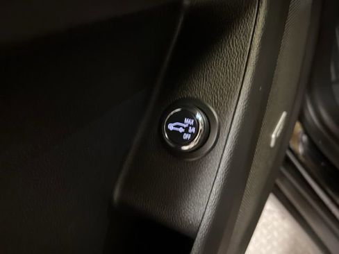 Used 2023 Chevrolet Traverse RS image 52