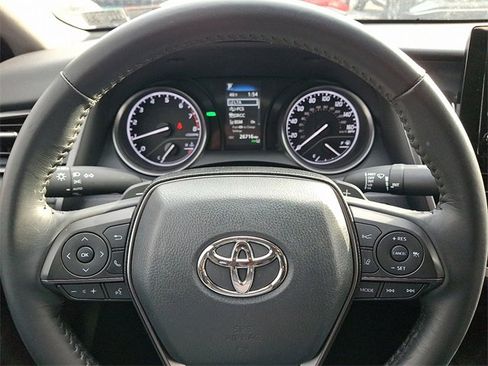 Used 2023 Toyota Camry SE image 18