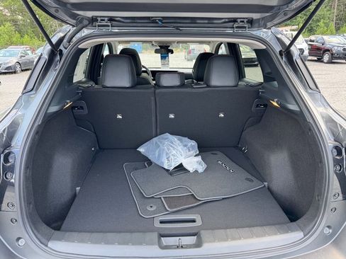 New 2025 Nissan Kicks SR w/ SR Premium Package FWD image 11