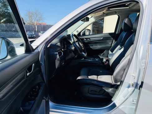 Used 2019 MAZDA CX-5 Touring image 10