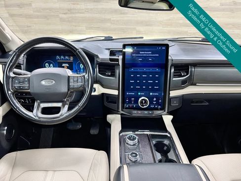 Used 2023 Ford Expedition Max Platinum AWD/4WD image 2