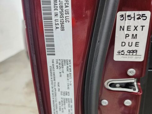 Certified 2024 Jeep Wagoneer Series II w/ Flexible Seating Group image 44