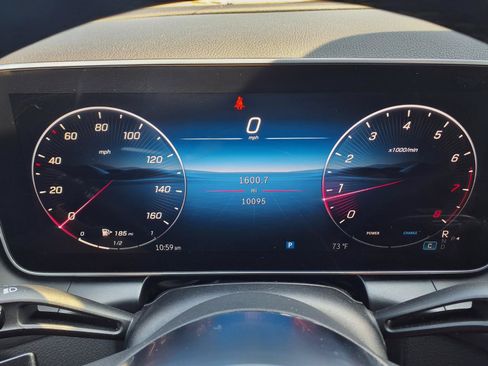 Used 2026 Mercedes-Benz GLC 300 4MATIC image 32