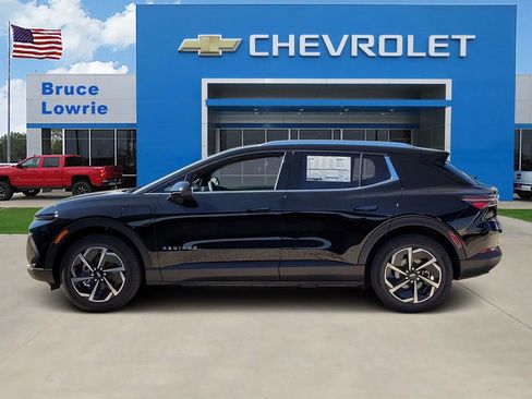 New 2026 Chevrolet Equinox EV LT AWD/4WD image 2