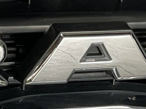 Used 2019 RAM 1500 Laramie AWD/4WD image 6