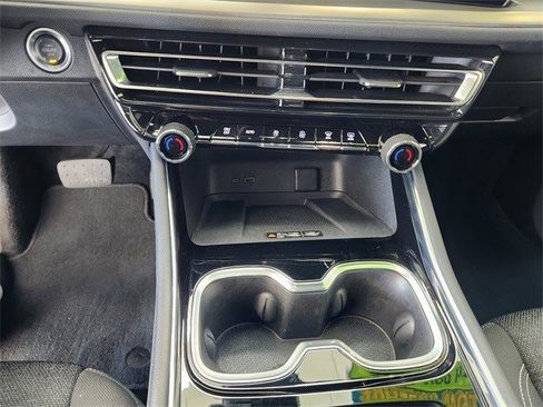 Certified 2025 Chevrolet Traverse LT image 25