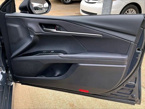 Used 2025 Toyota Camry LE image 25