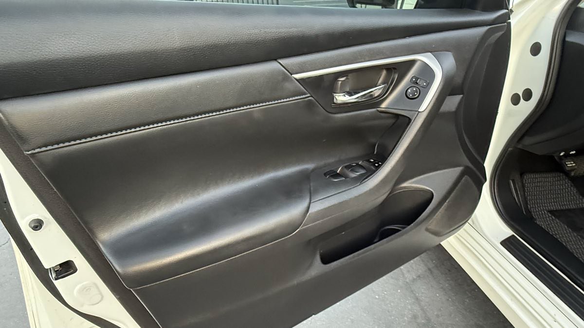 Used 2018 Nissan Altima 2.5 SR FWD image 25
