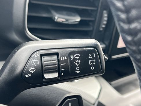 Certified 2020 Ford Explorer XLT w/ Equipment Group 202A image 15