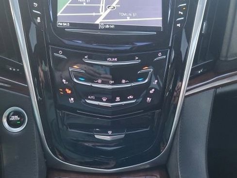 Used 2019 Cadillac Escalade ESV Premium Luxury image 12