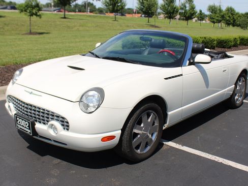 Used 2002 Ford Thunderbird RWD image 27