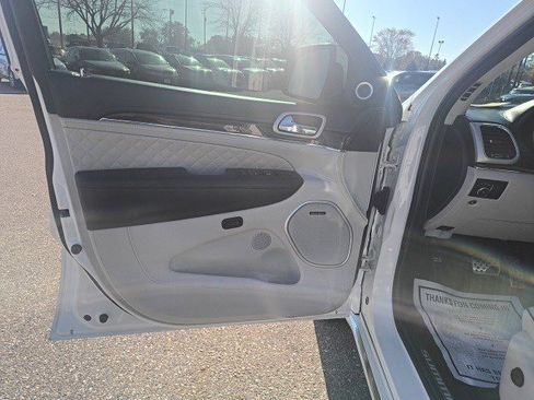 Used 2018 Jeep Grand Cherokee Summit image 10