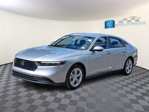 Certified 2025 Honda Accord LX image 3