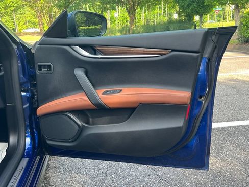 Used 2019 Maserati Ghibli S Q4 AWD/4WD image 14