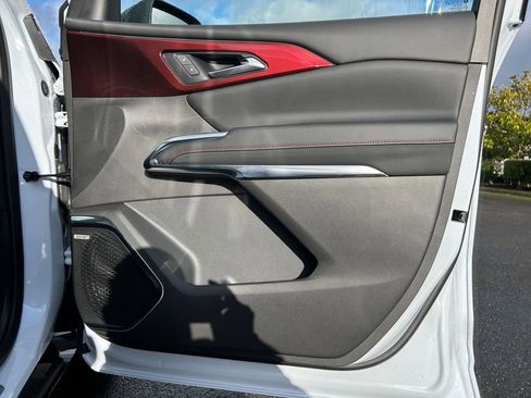 New 2026 Chevrolet Traverse RS image 25