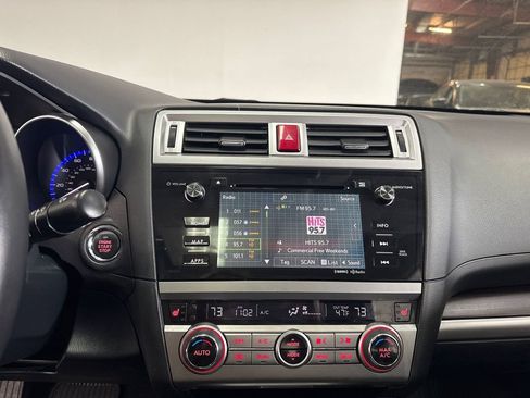 Used 2017 Subaru Legacy 2.5i Limited image 17