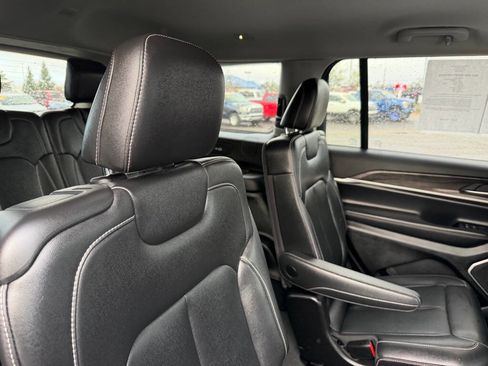 Used 2023 Jeep Grand Cherokee L Limited image 32