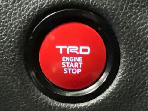 Used 2025 Toyota Tundra Limited w/ TRD Off-Road Package AWD/4WD image 32