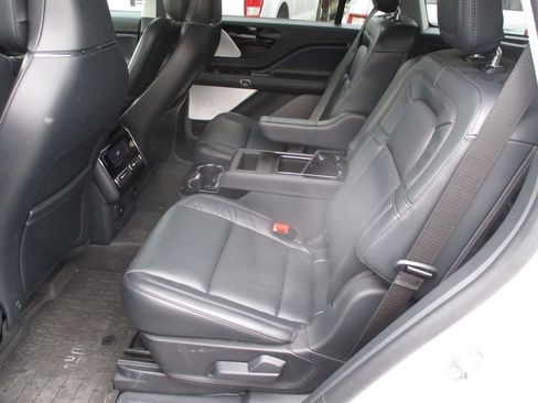 Used 2025 Lincoln Aviator Reserve w/ Equipment Group 201A image 14