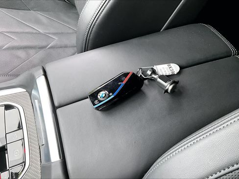 Used 2024 BMW XM AWD/4WD image 27