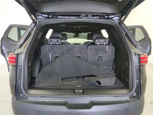 Used 2023 Chevrolet Traverse RS AWD/4WD image 19