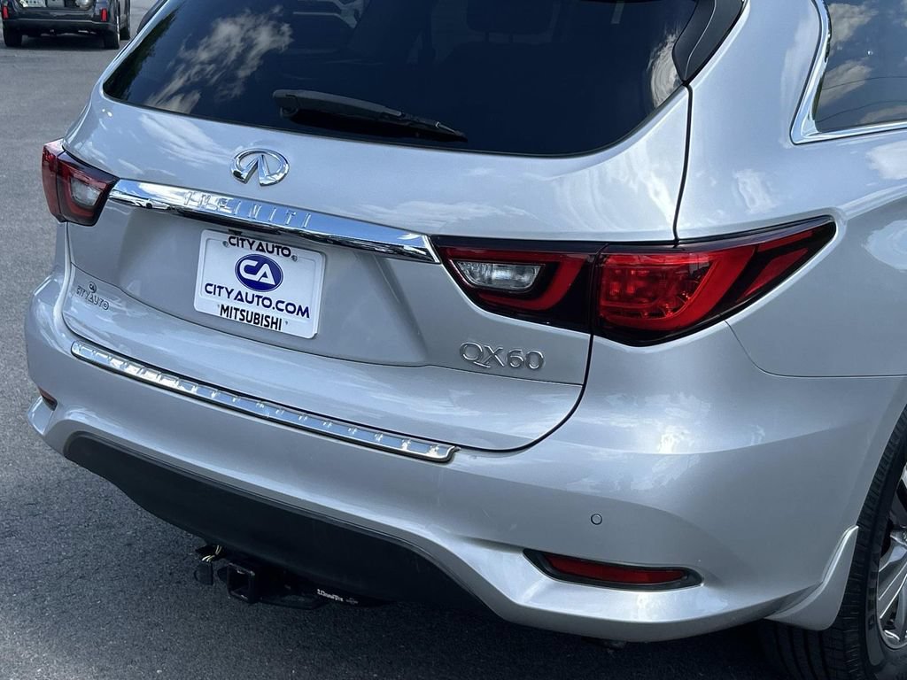 Used 2020 INFINITI QX60 Luxe w/ Essential Package FWD image 14