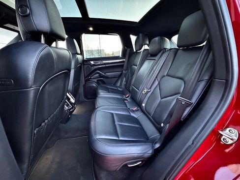 Used 2014 Porsche Cayenne image 25