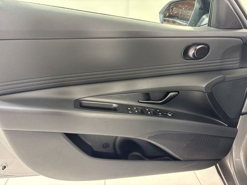 Used 2025 Hyundai Elantra SEL FWD image 14