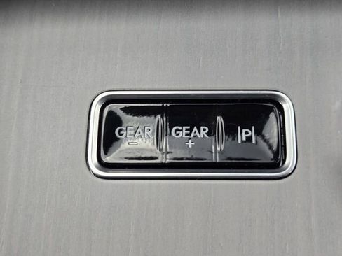 Used 2025 Lincoln Navigator Reserve AWD/4WD image 32