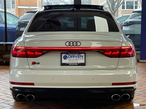 Used 2021 Audi S8 L image 10