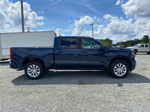 Used 2022 Chevrolet Silverado 1500 Custom RWD image 2