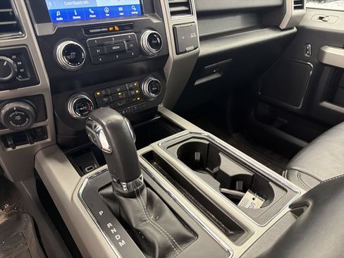 Used 2020 Ford F150 Lariat w/ Equipment Group 502A Luxury AWD/4WD image 31