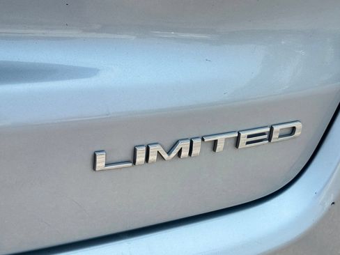 Used 2025 Jeep Compass Limited AWD/4WD image 13