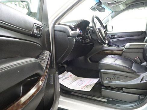 Used 2019 Chevrolet Suburban LT w/ Max Trailering Package image 9