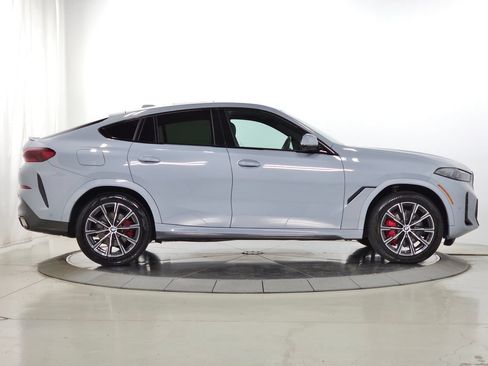 Used 2026 BMW X6 xDrive40i AWD/4WD image 11