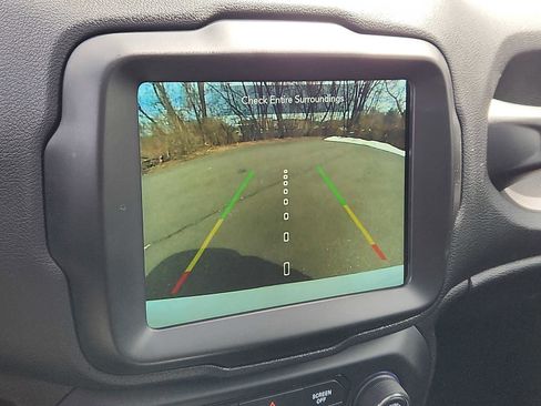 Certified 2022 Jeep Renegade Latitude w/ Sun/Sound Group image 18