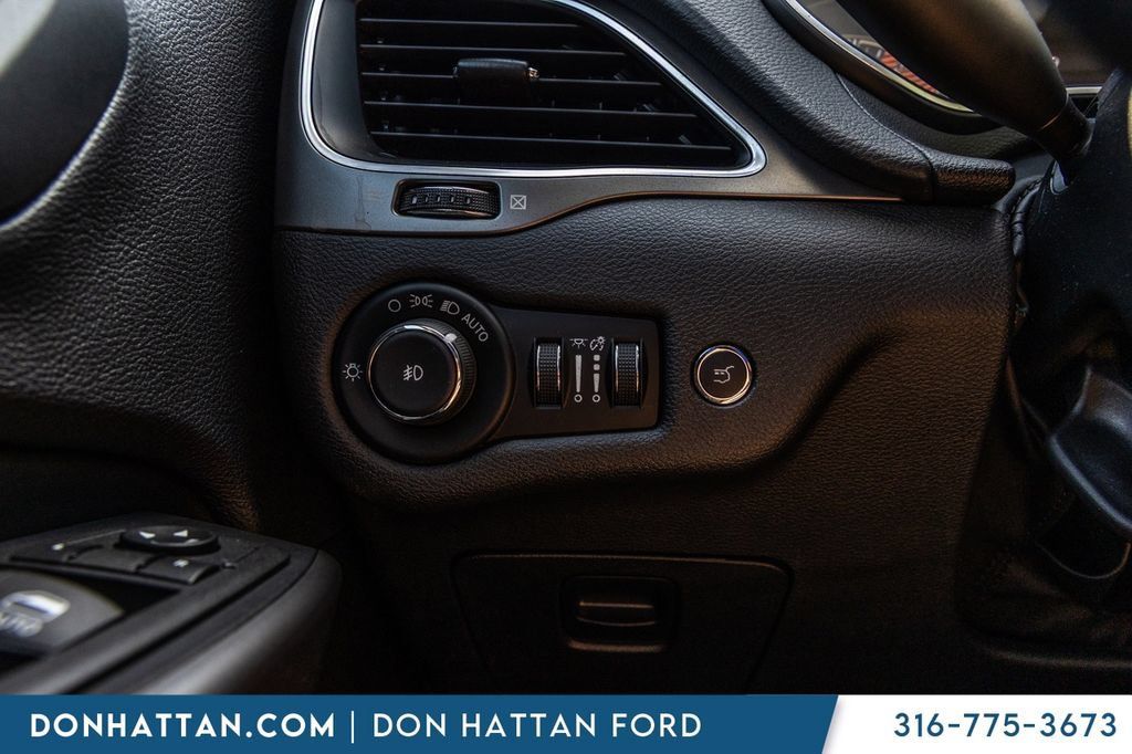 Used 2022 Jeep Cherokee Latitude Lux AWD/4WD image 13