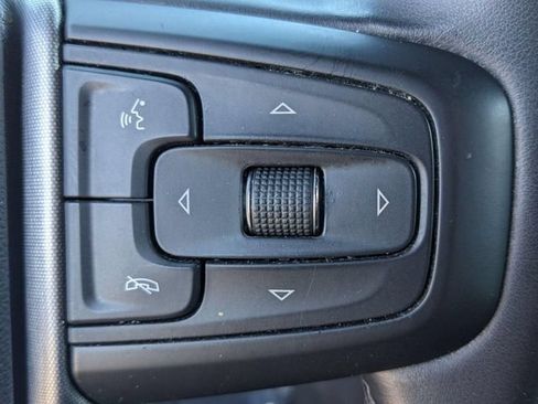 Used 2023 GMC Yukon SLE w/ Gmc Pro Safety Plus Package AWD/4WD image 20