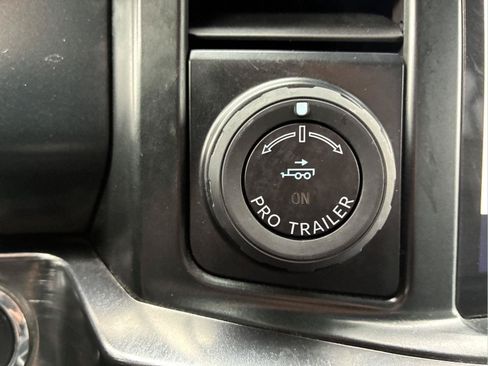 Used 2023 Ford F250 Lariat w/ Lariat Ultimate Package AWD/4WD image 25