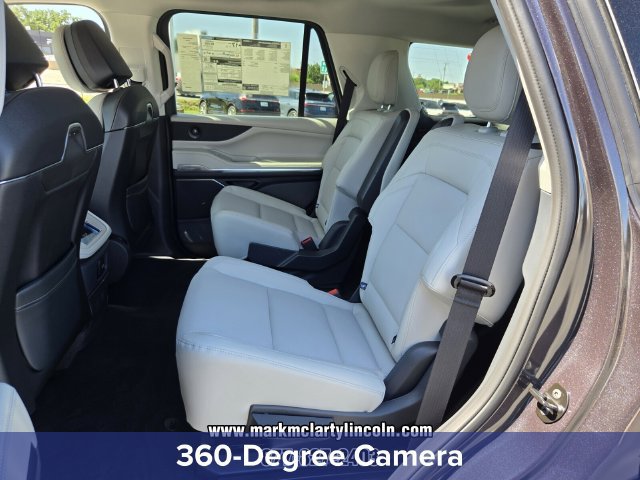 New 2026 Lincoln Navigator Premiere AWD/4WD image 8