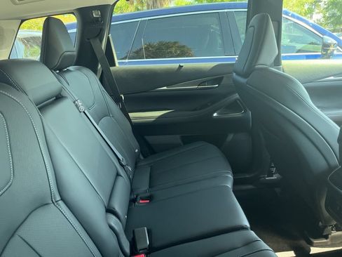 Certified 2026 INFINITI QX60 Luxe w/ Cargo Package FWD image 7