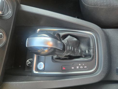 Used 2015 Volkswagen Jetta SE FWD image 41