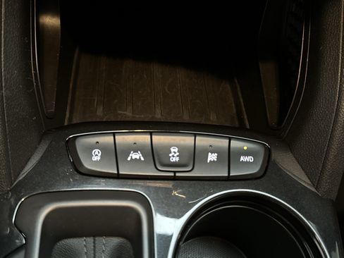 Used 2025 Chevrolet TrailBlazer LT AWD/4WD image 31