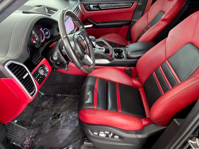 Used 2020 Porsche Cayenne Turbo AWD/4WD image 10