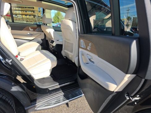 Used 2021 Mercedes-Benz GLS 450 4MATIC image 9