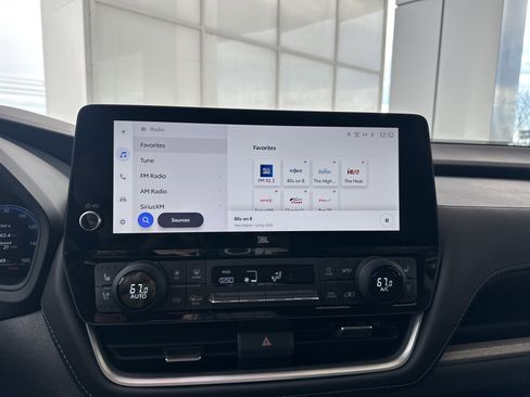 Certified 2024 Toyota Grand Highlander XLE image 37