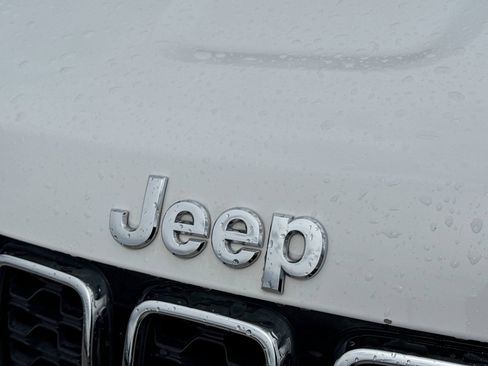 Used 2021 Jeep Grand Cherokee Limited AWD/4WD image 14